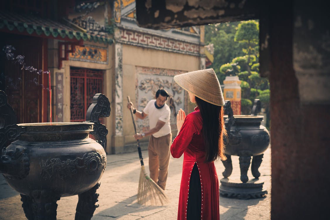 Kostenloses Stock Foto zu asiatische frau, chapéu cònic asiàtic, frieden