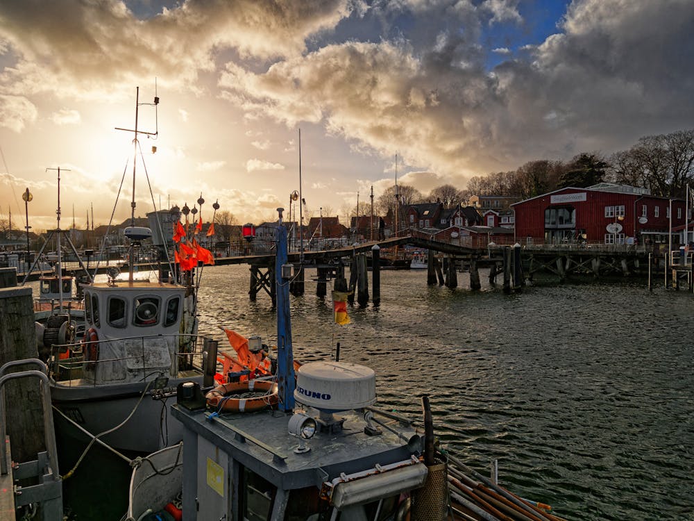 Fotos de stock gratuitas de amanecer, anochecer, barcos