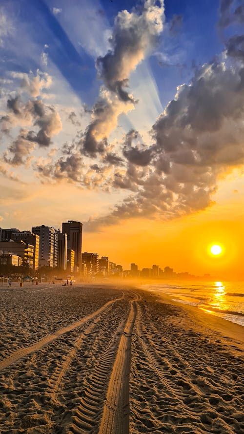 Immagine gratuita di alba, alba precoce, amante della spiaggia