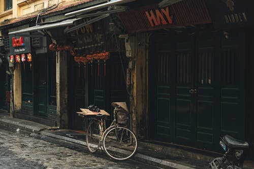 คลังภาพถ่ายฟรี ของ จักรยาน, ถนนในเมือง, หมวกทรงกรวย