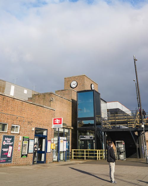 Luton Railway Station