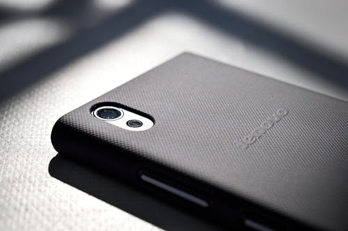 Schwarze Lenovo Smartphone Nahaufnahmefotografie