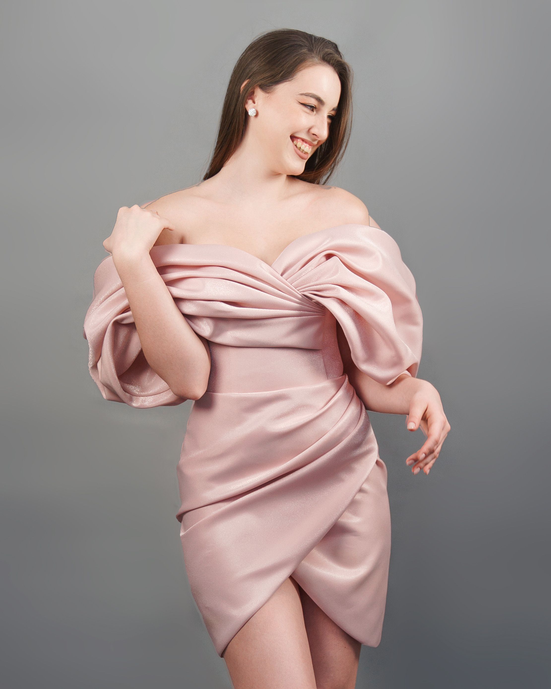 Blush off-the-shoulder bodycon dress