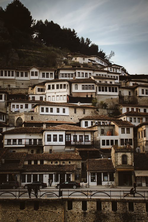 Kostnadsfri bild av albanien, berat, bilar