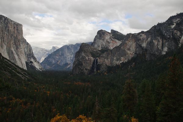Yosemite Valley Waterfall jigsaw puzzle
