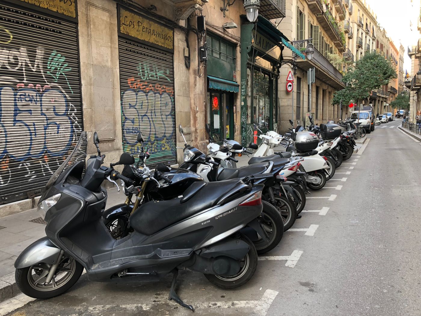 Carrer de l'Or — a quiet lane