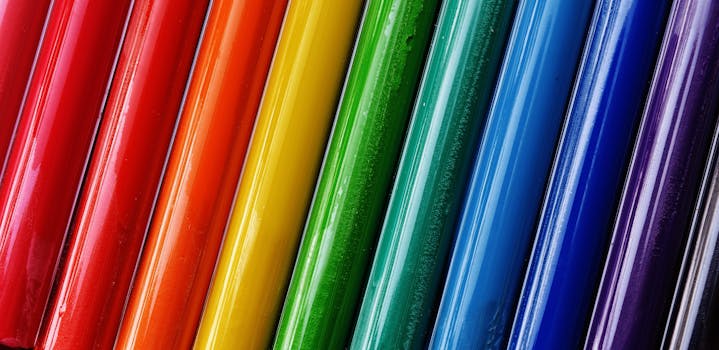 彩色铅笔生动特写的排列，象征着创造力