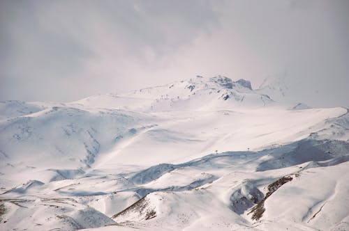 Photos gratuites de chaîne de montagnes, couvert, couvert de neige