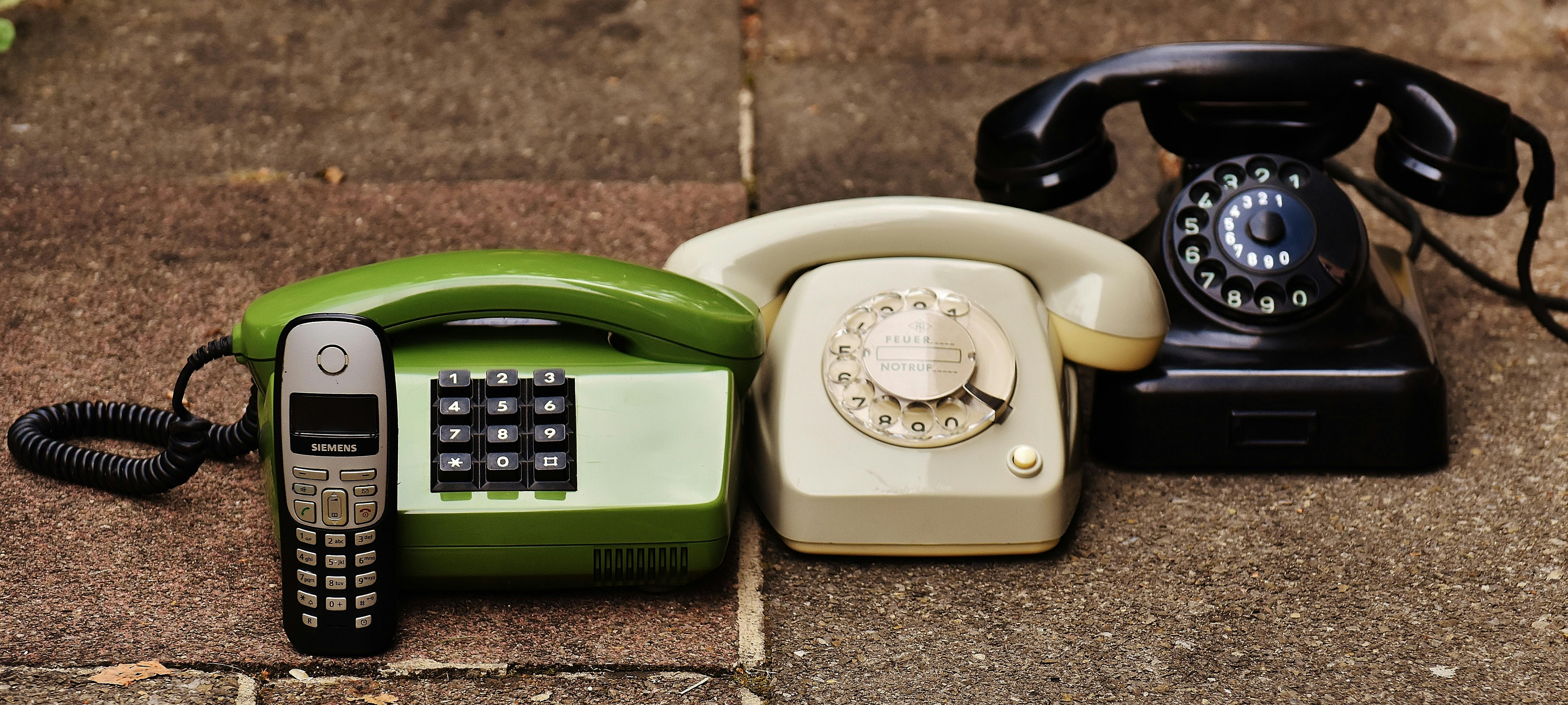 black rotary phone