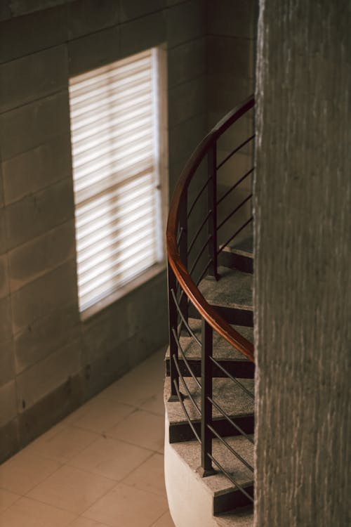 계단, 나선형 계단, 난간의 무료 스톡 사진