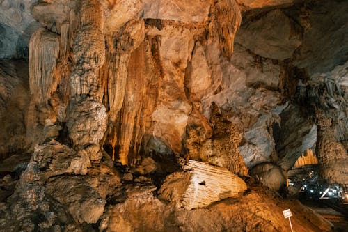 Gratis arkivbilde med erodert, geologi, grotte