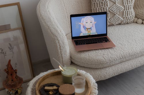 Gratis stockfoto met anime, apple laptop, bank