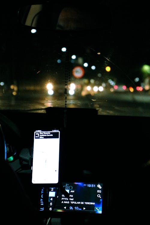 Immagine gratuita di auto, cellulare, di notte