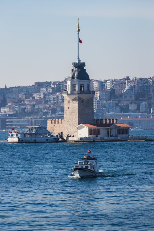 Motorboat near Kiz Kulesi