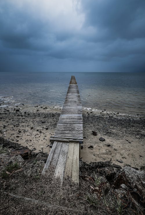 Foto d'estoc gratuïta de aigua, aigües tranquil·les, de fusta