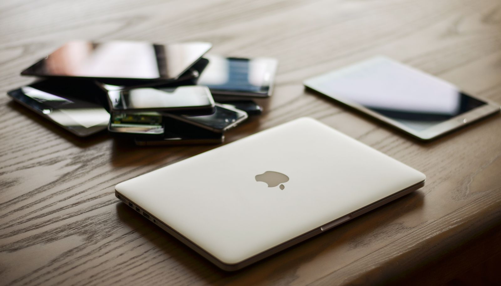 Fragmented Fleets: Restoring Executive Control Over Scattered Corporate and BYOD Hardware Ecosystems 8 unified endpoint management consulting services: corporate laptop smartphone and tablet fleet inventory.