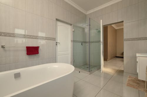 Безкоштовне стокове фото на тему «білий, ванна, ванна кімната»