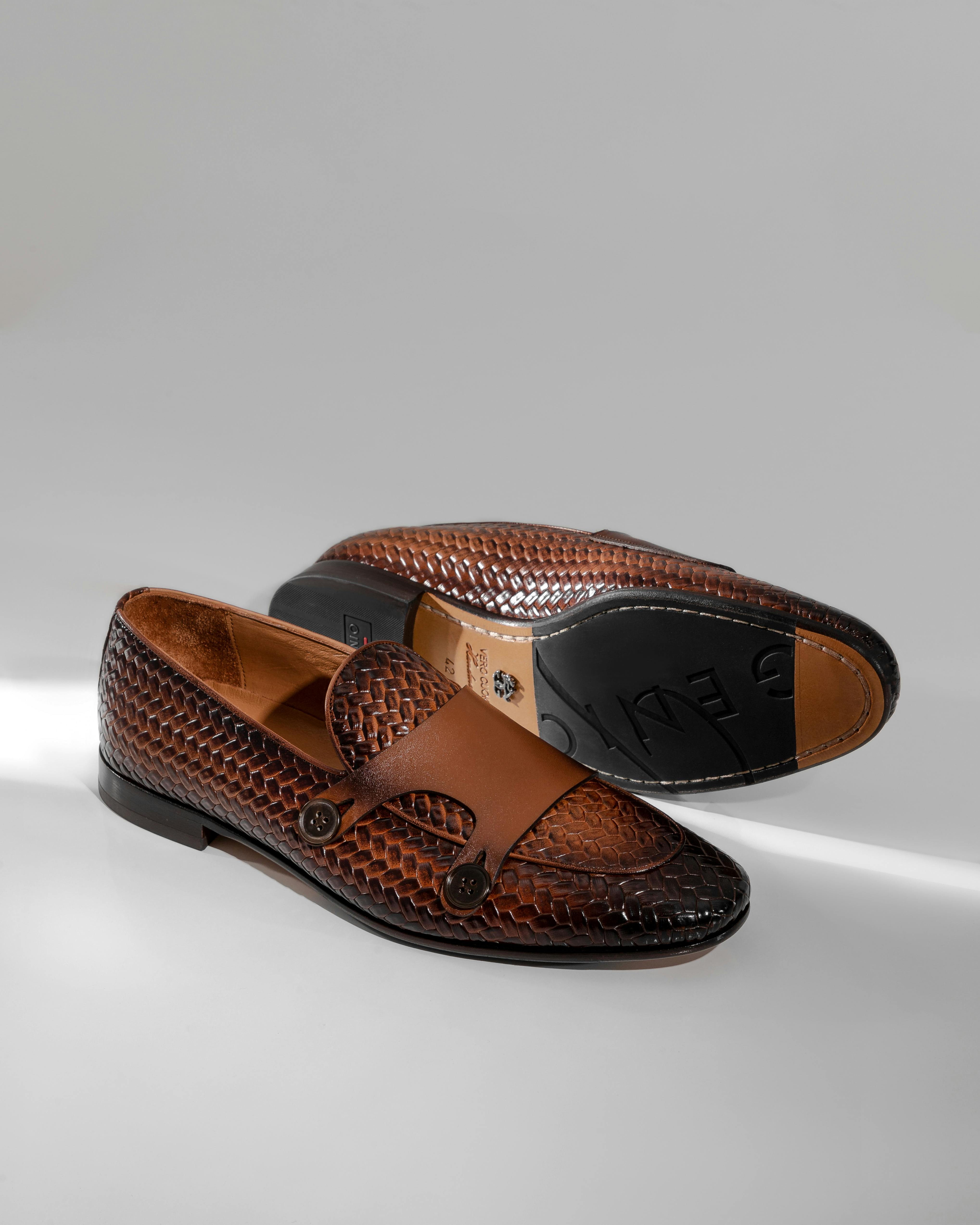 brown leather golf belt