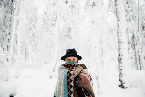 Ilmainen kuvapankkikuva tunnisteilla flunssa, hattu, lumi