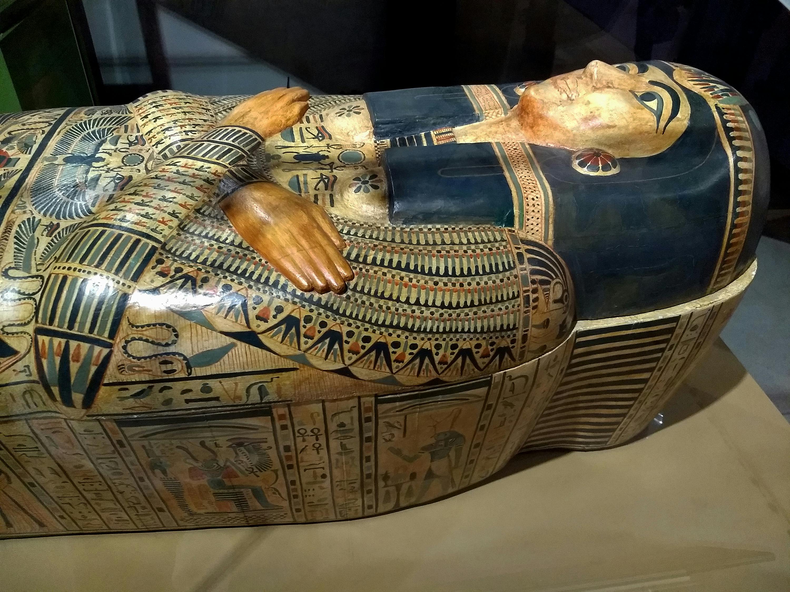 Blue and Brown Egyptian Coffin \u00b7 Free Stock Photo