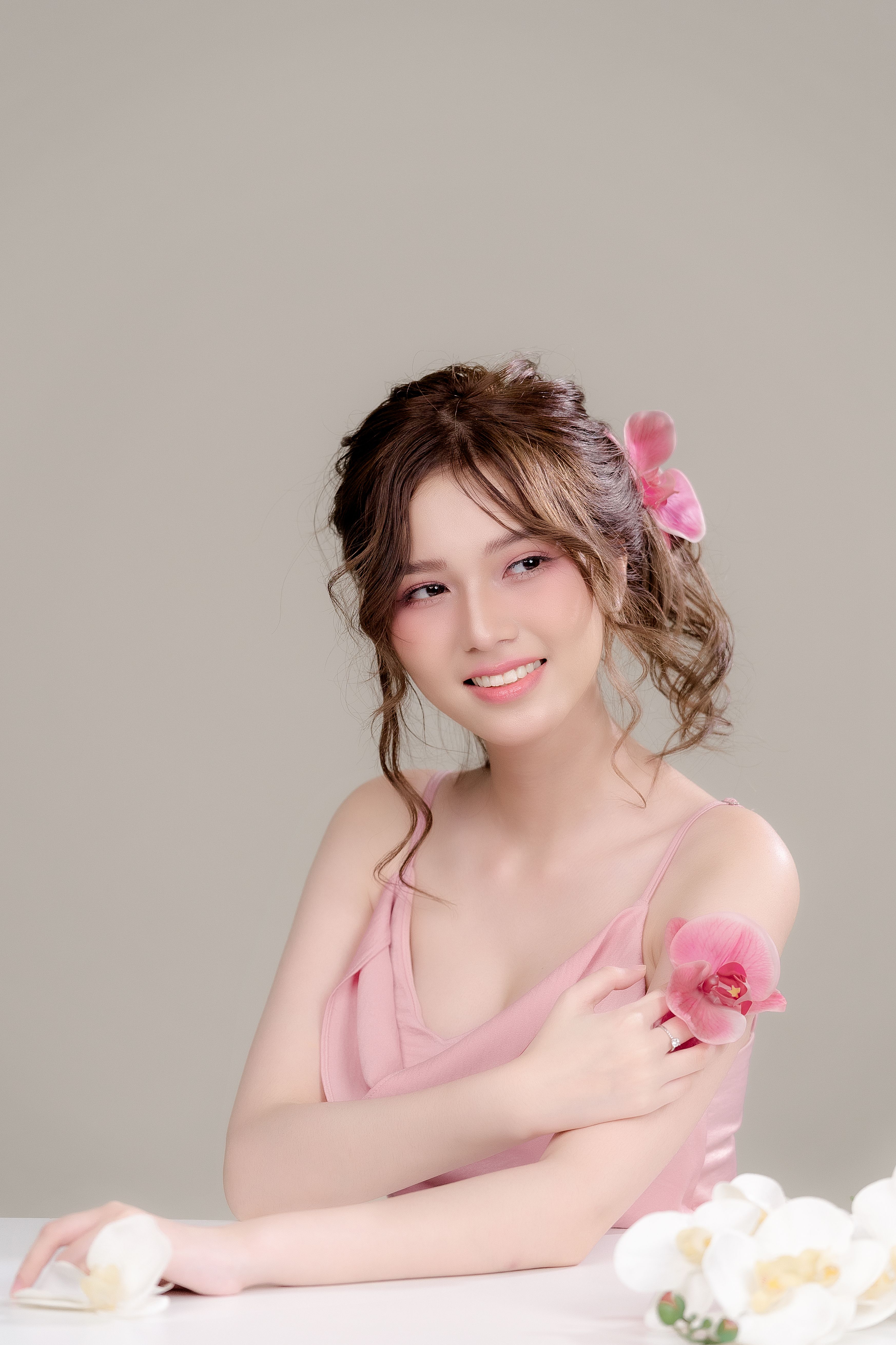 Linh, 26