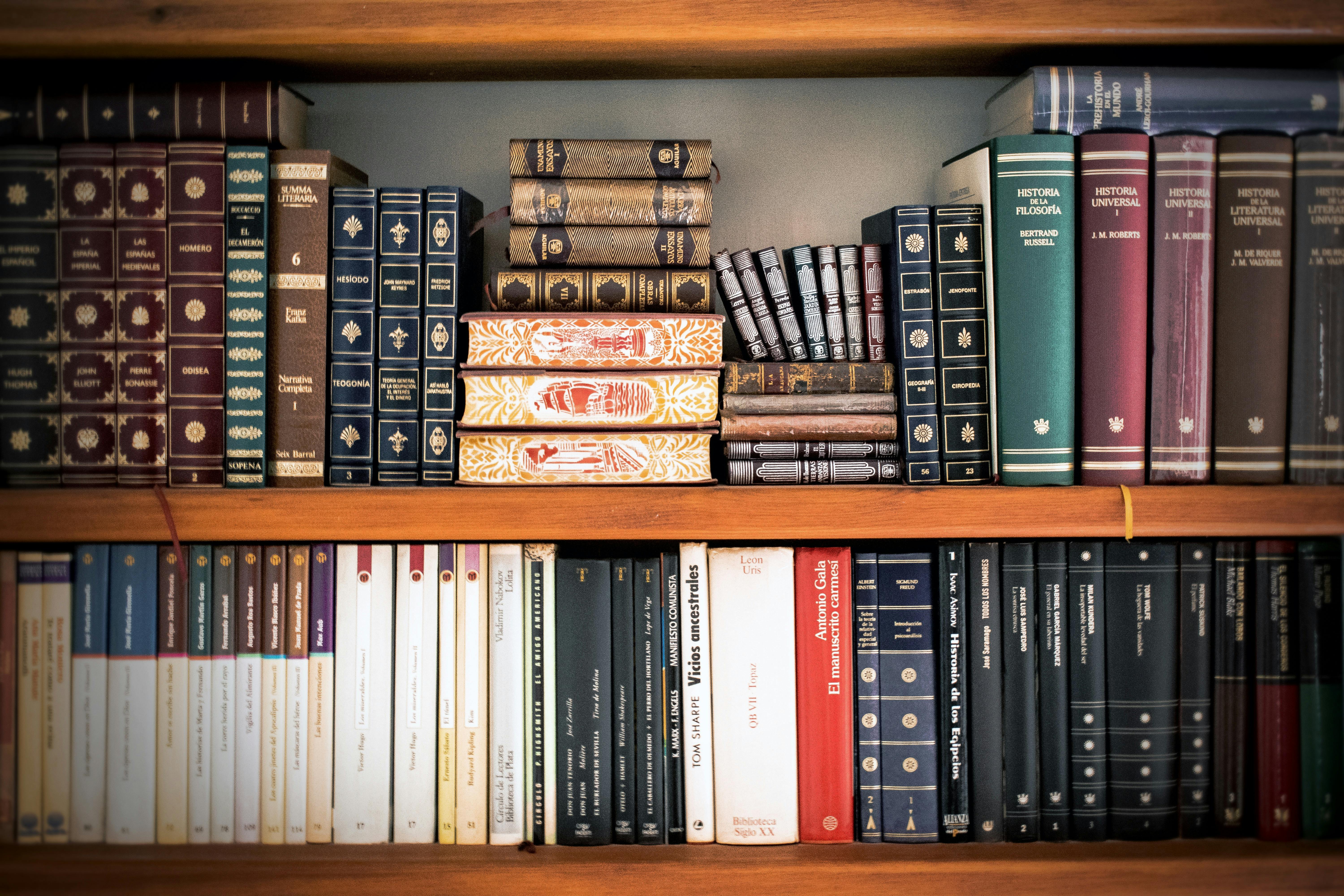 Books In Shelf Free Stock Photo