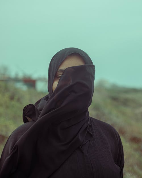 Základová fotografie zdarma na téma černý hidžáb, model, módní fotografie