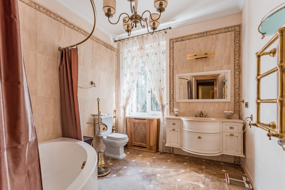 clawfoot tub bathroom renovation