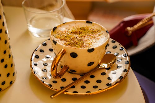cappuccino, Fincan, içecek içeren Ücretsiz stok fotoğraf