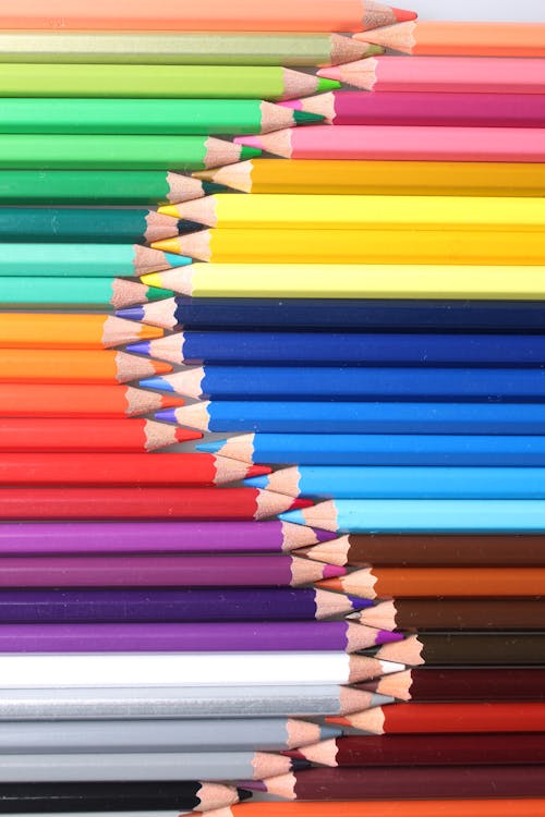 Fotobanka s bezplatnými fotkami na tému farebná tapeta, farebné ceruzky, farebné ceruzy