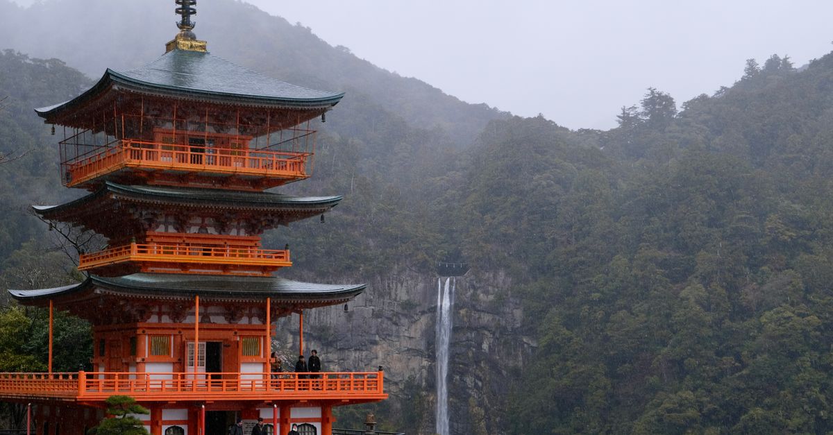 華厳滝遊玩攻略與水量變化分析 华厳滝游玩攻略与水量变化分析