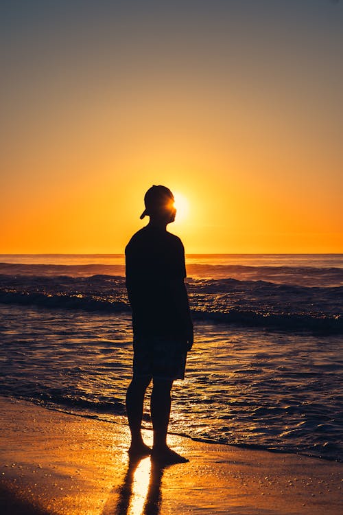 Free Joven Tomando El Sol Stock Photo