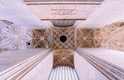 Бесплатное стоковое фото с арочный, готическая архитектура, католический