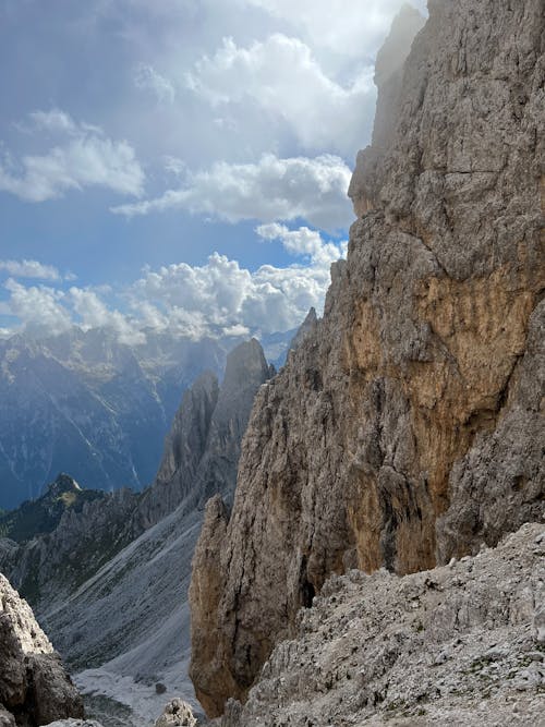 Imagine de stoc gratuită din fotografiere verticală, lanț montan, munți