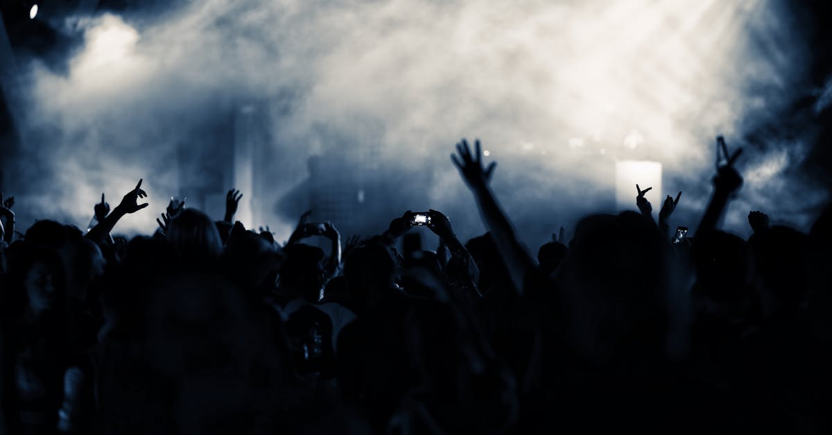 How long is Disney on ice show mickeys search party