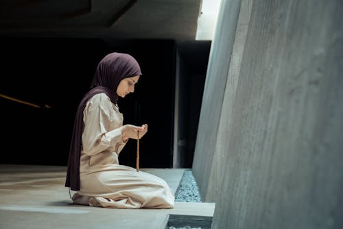 Ingyenes stockfotó divatfotózás, hidzsáb, imádkozás témában