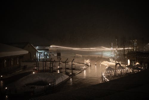 Безкоштовне стокове фото на тему «Гірськолижний курорт, зима, ліфти»