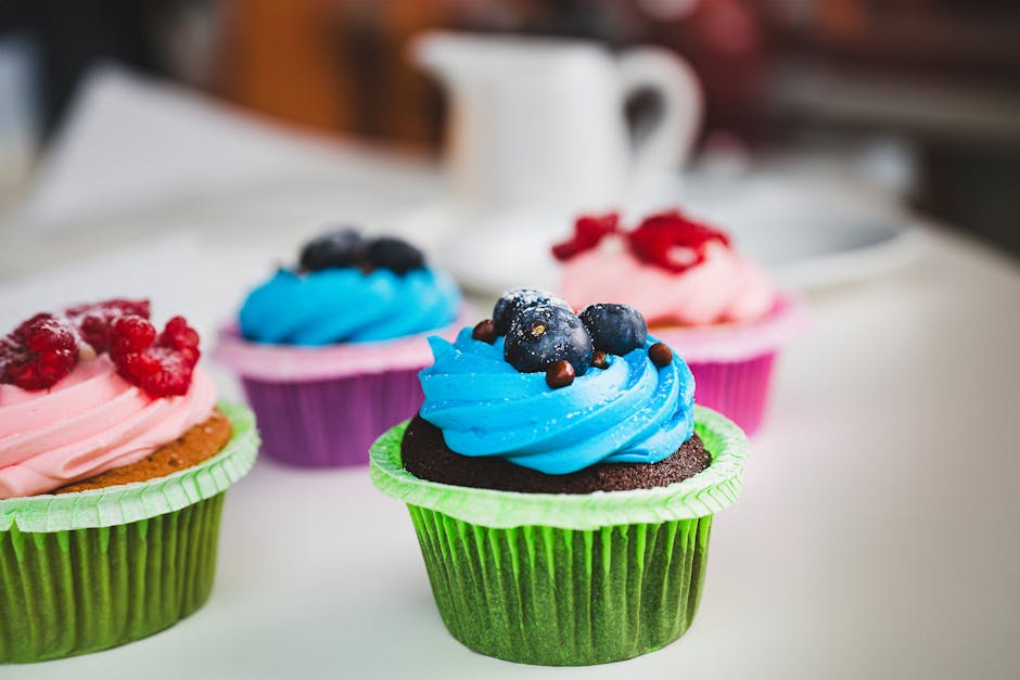 bolo de chocolate e morango para aniversário infantil