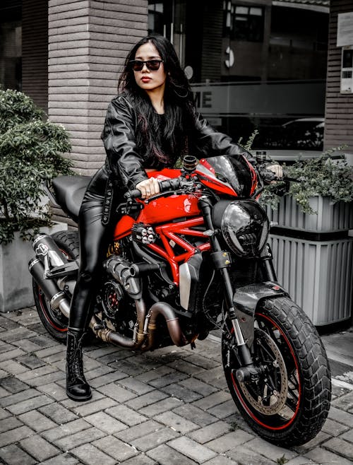 Asian Lady & Ducati Monster 821