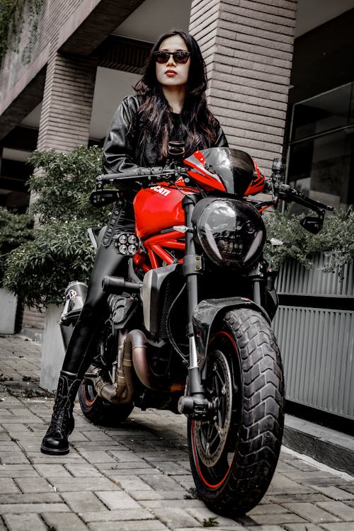 Asian Lady & Ducati Monster 821
