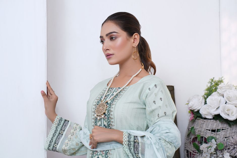 ladies dresses Pakistan