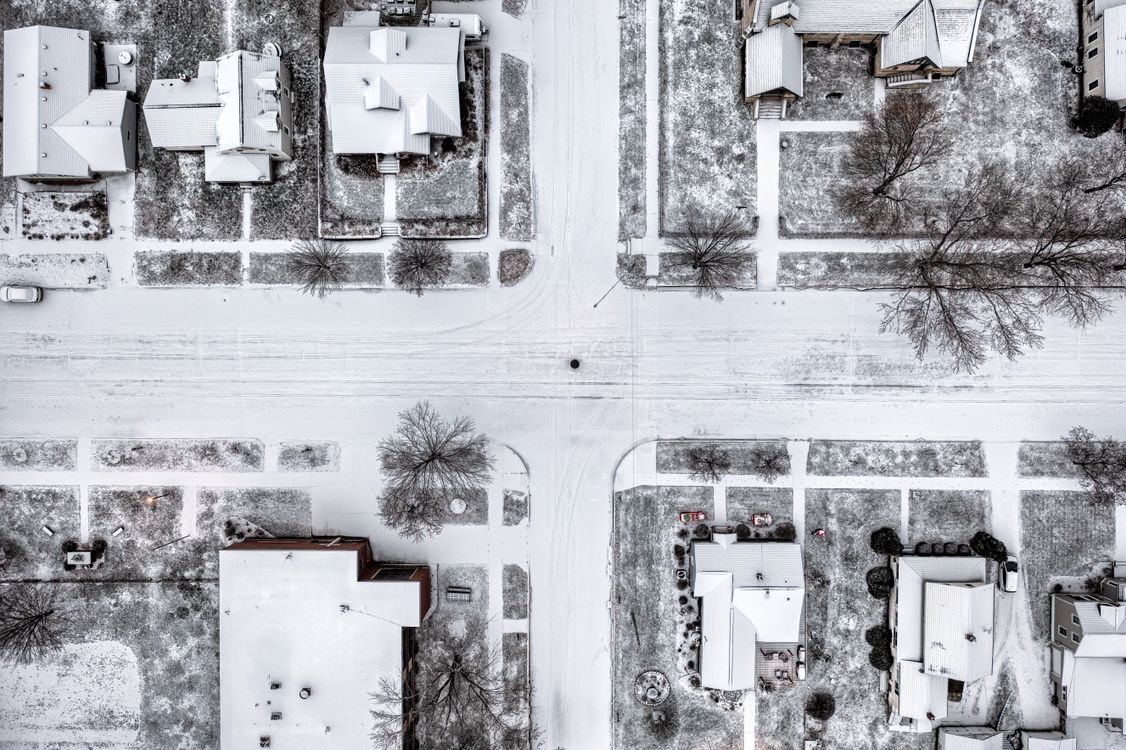 Intersection of Roads in Small Town · Free Stock Photo