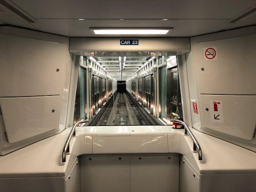 Immagine gratuita di aeroporto, bagagli, contemporaneo