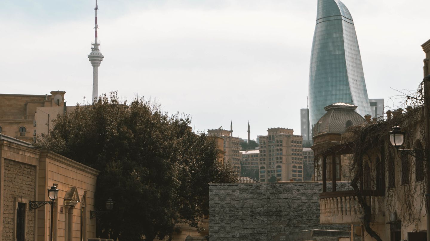 Azerbaijan Travel Guide for Omanis: Baku, Visa, Weather (2026)