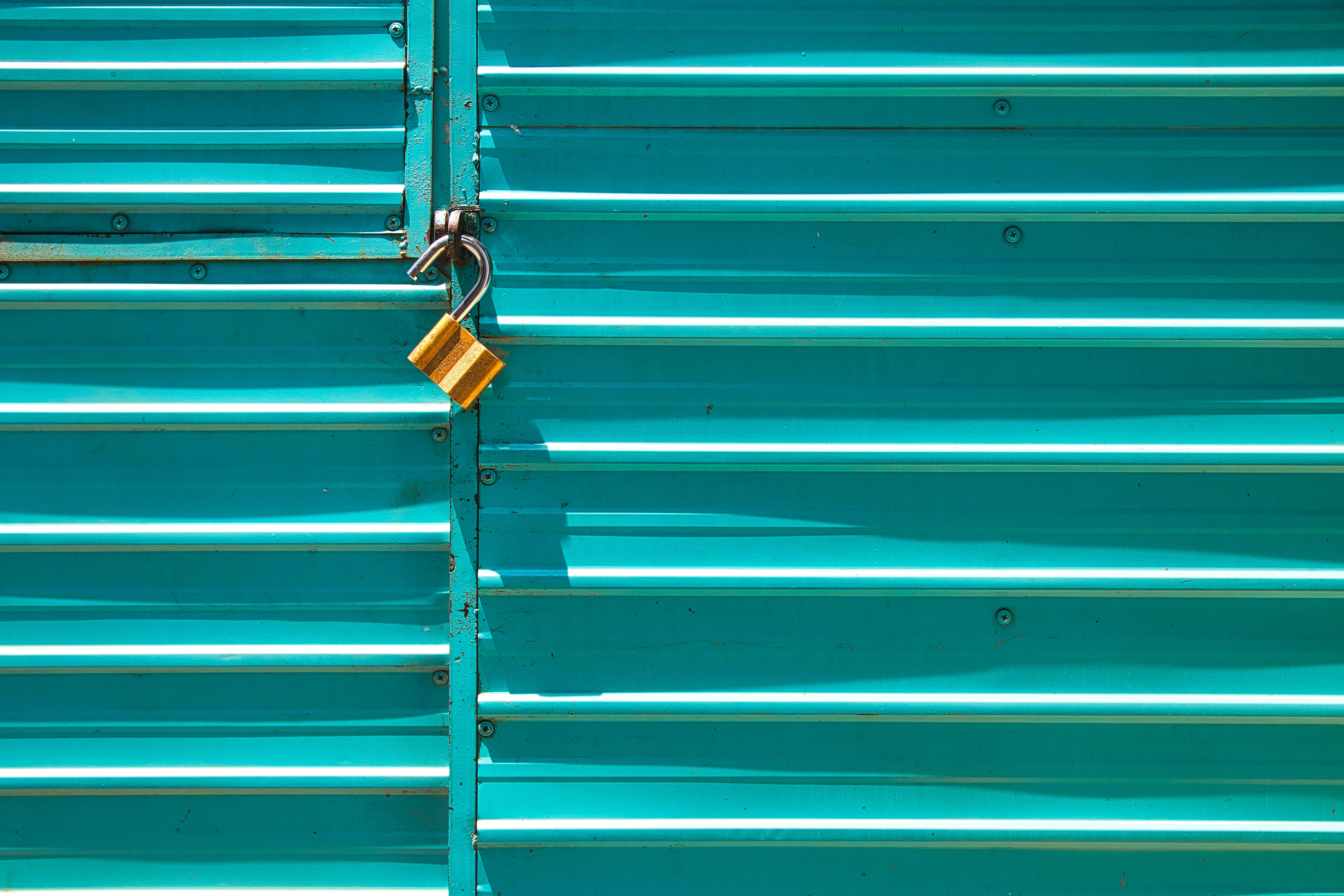 Securing small businesses with Prisma Browser on Samsung devices — Photo by Bùi Hoàng Long on Pexels