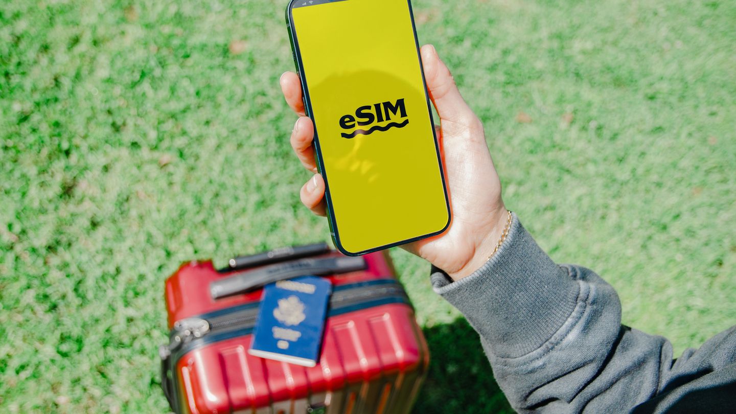 Oman SIM Cards and Internet: Staying Connected as a Tourist