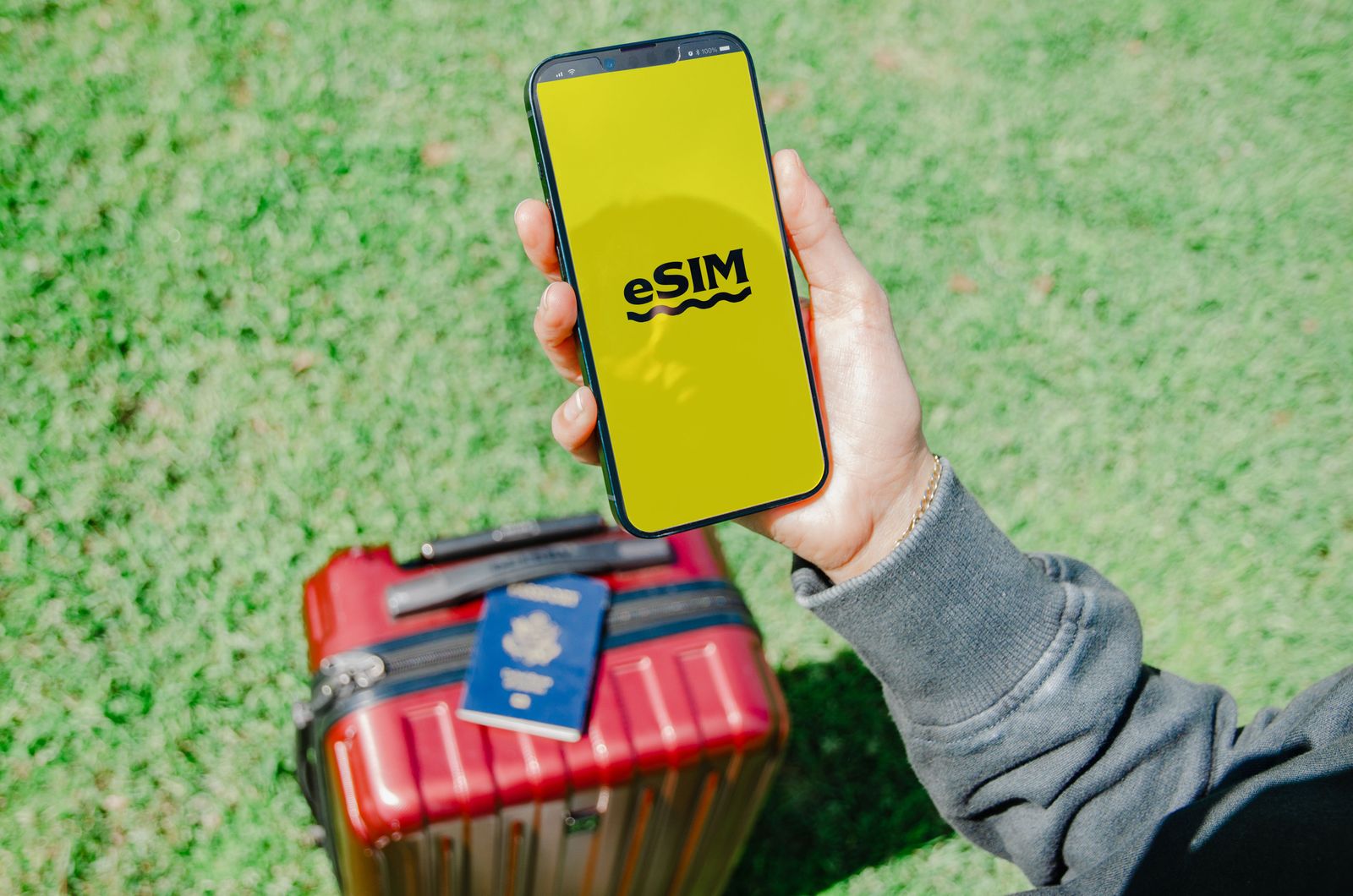 eSIM чи роумінг для автобусної подорожі Європою: практична ситуація в дорозі