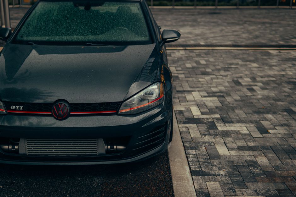 Volkswagen Golf GTI - slika 1