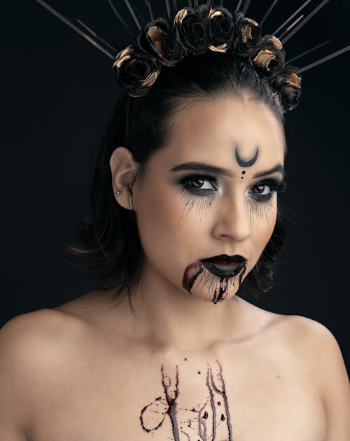 Kostenloses Stock Foto zu Dramatisches Make-up, dunkel, düster
