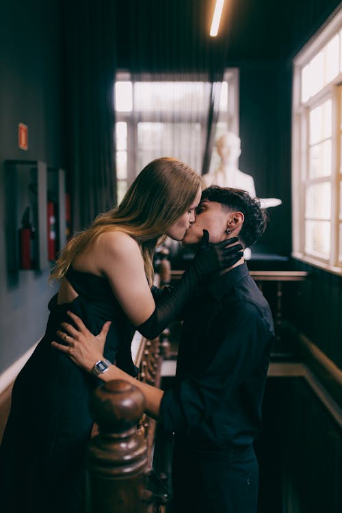 Free Couple Kissing in a Palace  Stock Photo